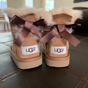 Kids UGG Mini Bailey Bow II Boot Size 6